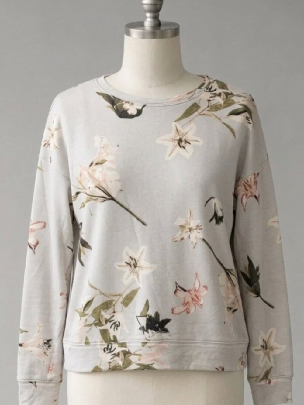 Gray & Cream Long-Sleeve Floral Sweater or Sleepwear | Sz Small